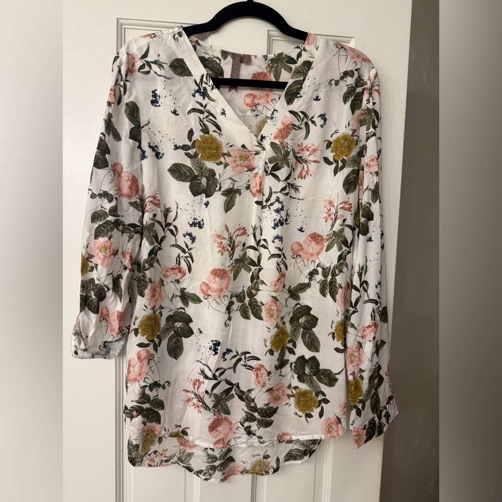 Brina and Em Stitch Fix Lemmy Floral V-Neck Women's Top Medium